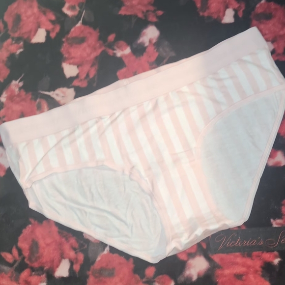 Victoria's Secret Hiphugger Set Size Large NIP - Picture 9 of 15